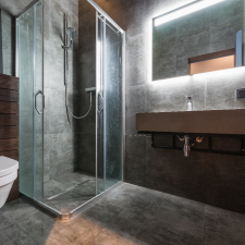 What is The Difference Between Pivoting and Sliding Shower Doors?