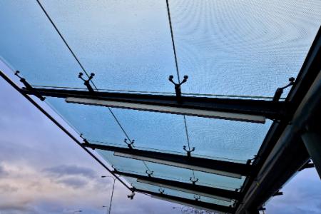 Make Your Commercial Property Inviting With Glass